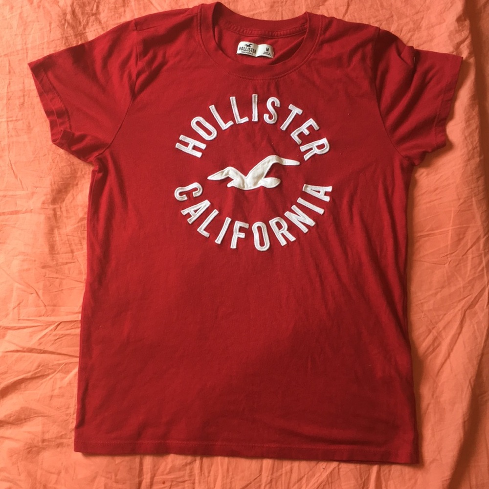 medium hollister tee shirt